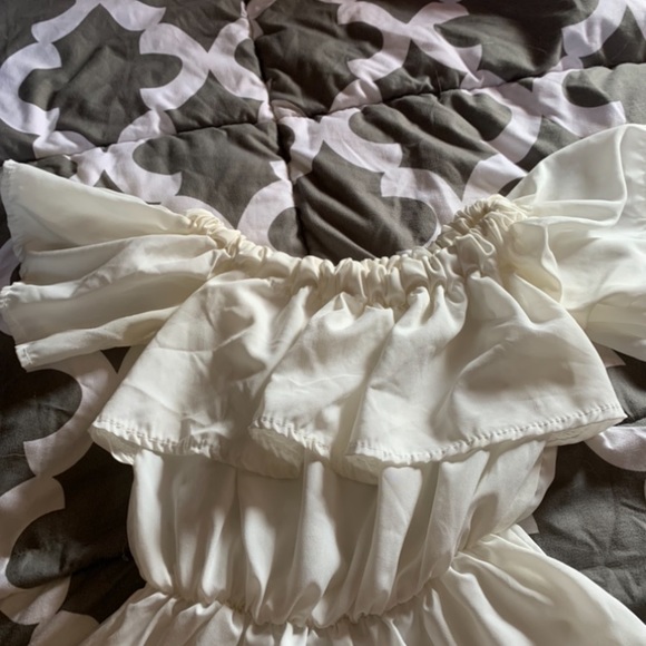 White romper - Picture 6 of 7